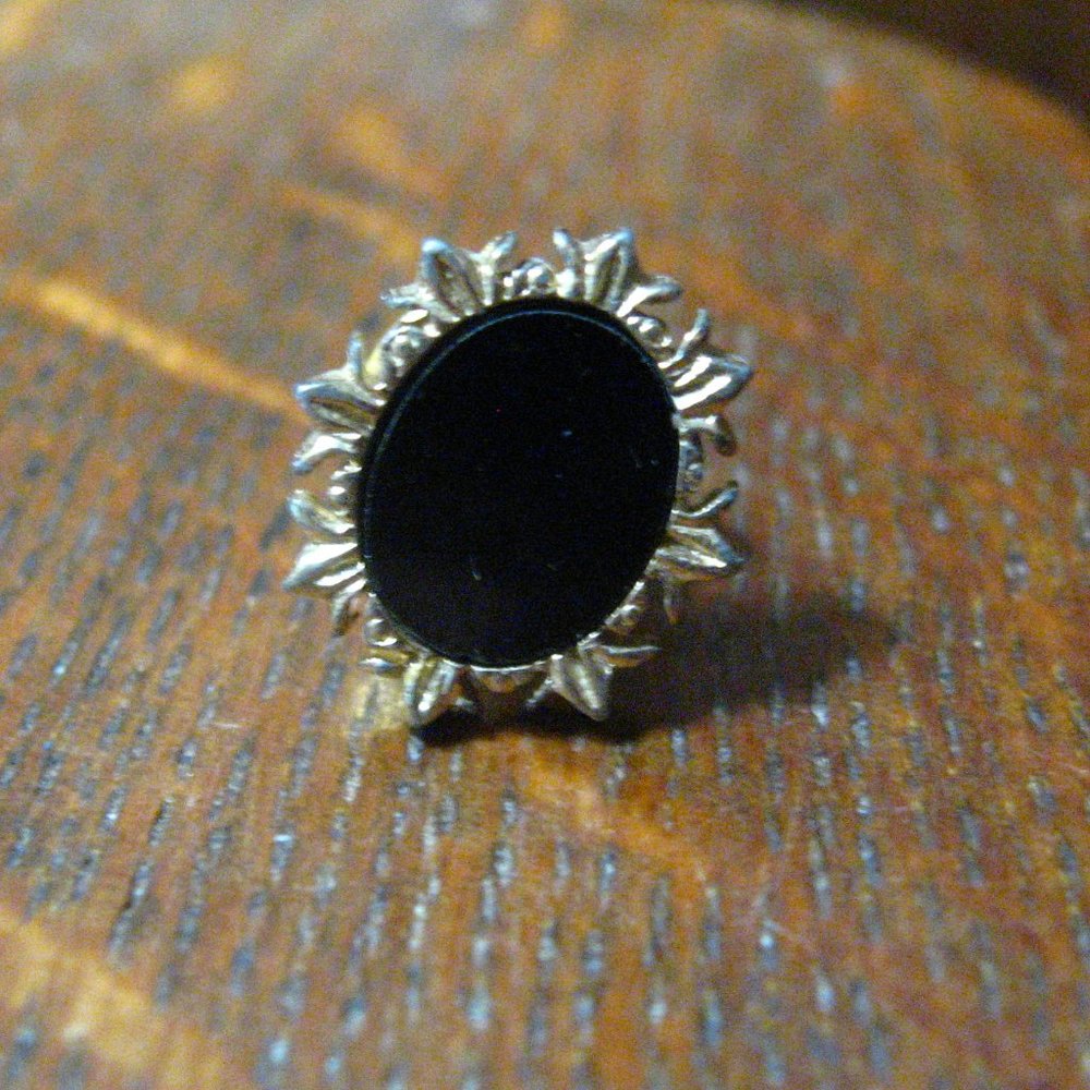 🛍 Mid Century 1960's Black Gold Tie Tack